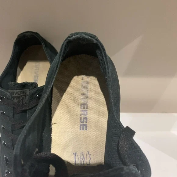 Converse Sold Black Low Tops - Picture 6 of 9